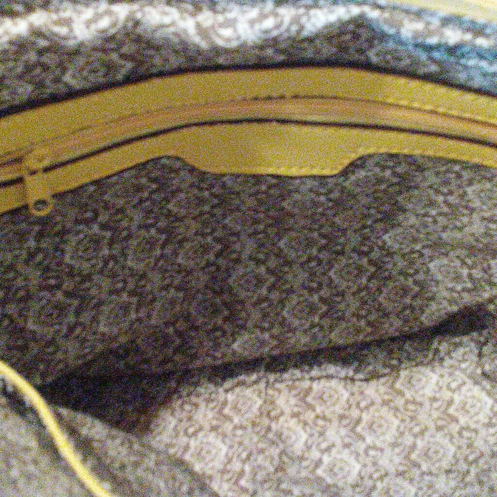 MoDA Lemon Yellow Tote - Picture 5 of 7